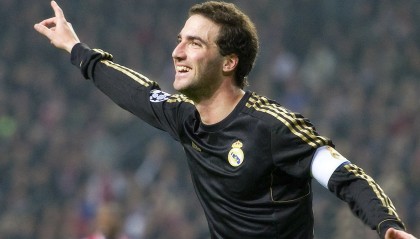 开云体育官网-“名人趣事：球员场外的大趣味”，球场名场面