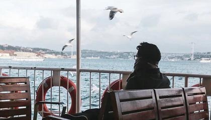 开云官方-伊朗队中场贝尔特拉在巴黎奥运会上展现出强大的进攻组织能力,伊朗拉什特