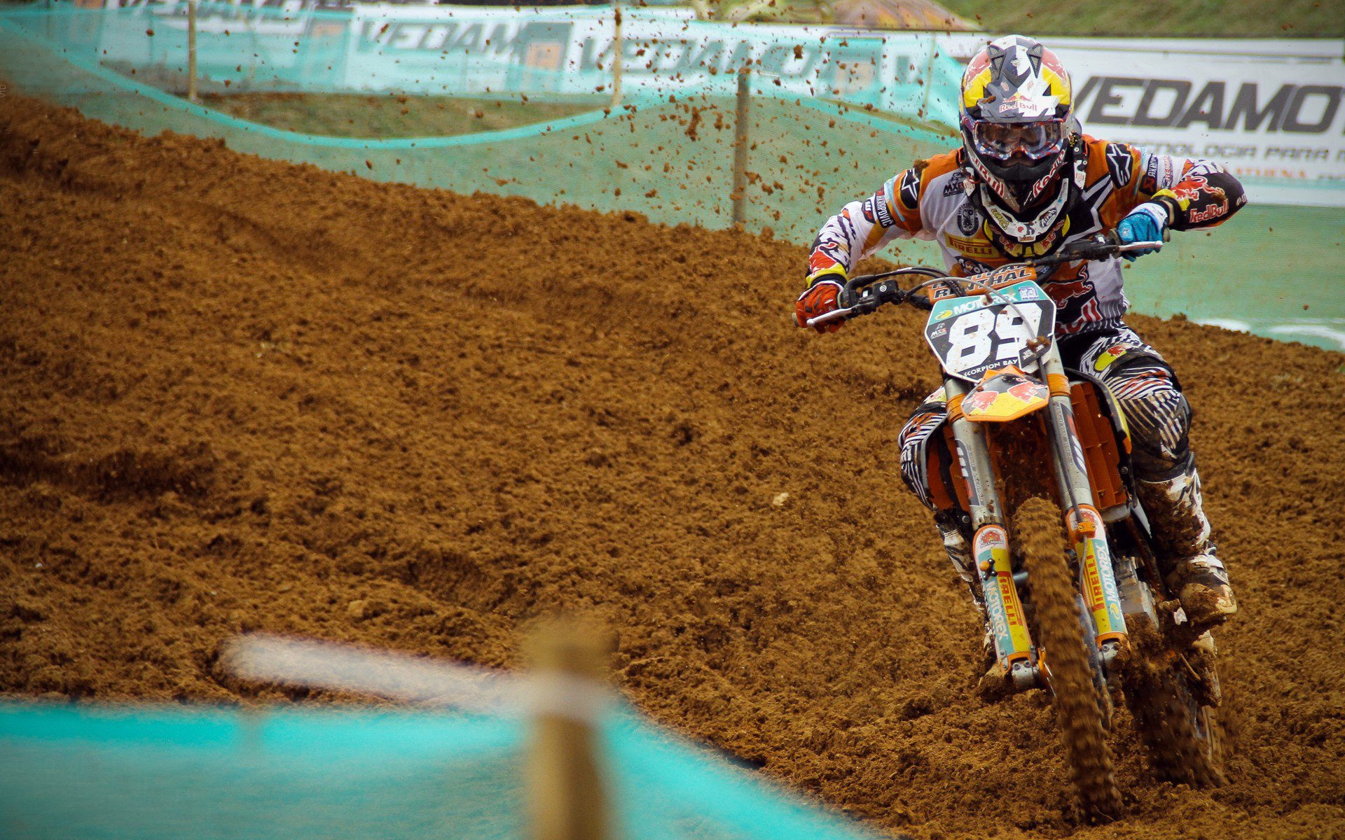 _运动式街舞争霸：青春与力量的碰撞_，街舞青春活力